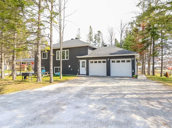 2082 Centre Ave, Severn, ON L3V 0X1