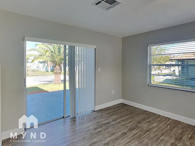 9116 Glen Moor Ln — Photo 11