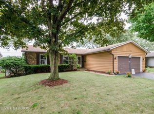 40 Lloyd St, Cary, IL 60013