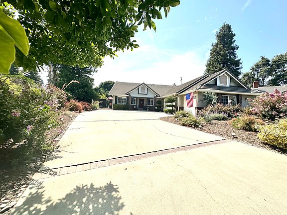 2nd image of 5719 W Vassar Avenue