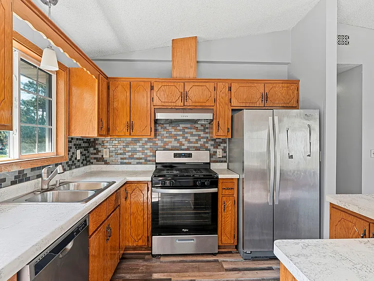 11874 Jonquil St NW — Photo 9