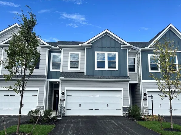 156 River Ridge Dr, Moon/crescent Township, PA 15108