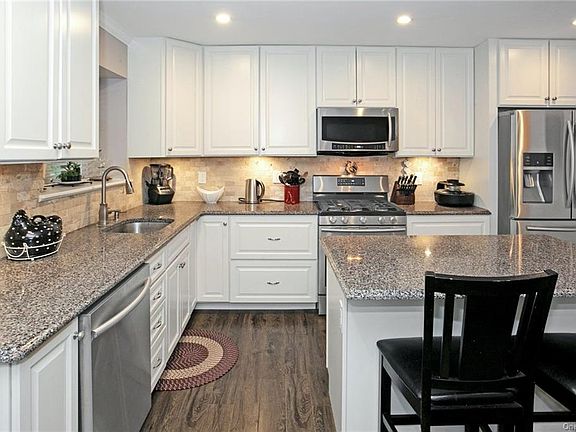 4th image of 1 Kensington Ct