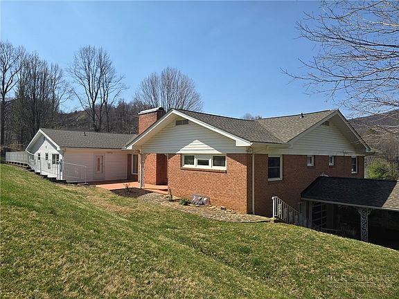 5th image of 119 Forest Hill Dr