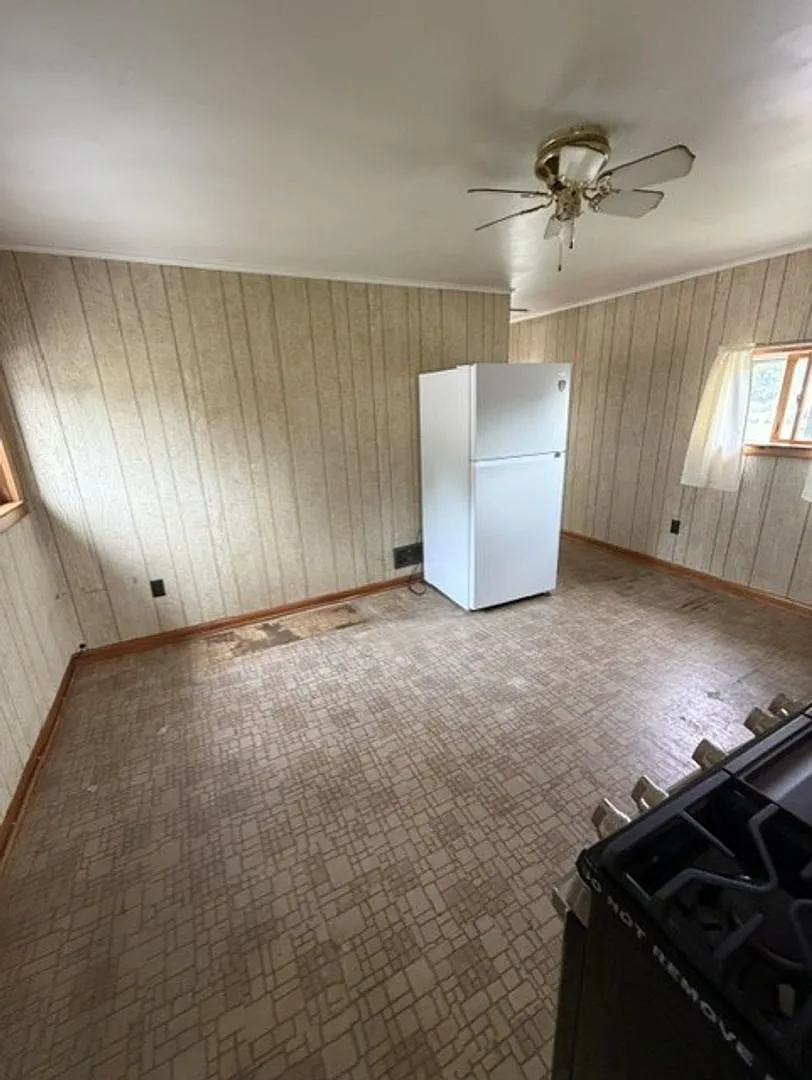 394 S Main St, Gloversville, NY 12078 — Photo 4