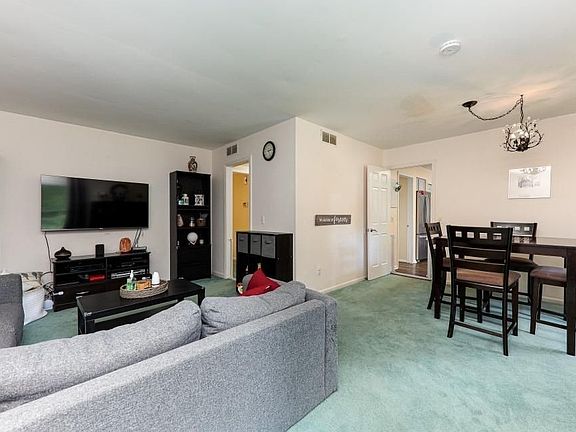 2nd image of 2545 N Madrono Ct