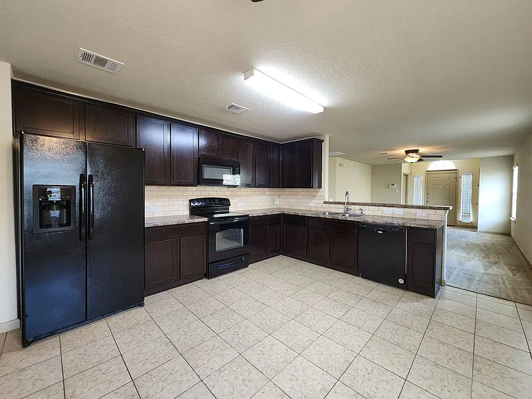 789 Great Oaks Dr — Photo 6