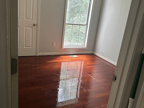5th image of 4827 Kim Ct