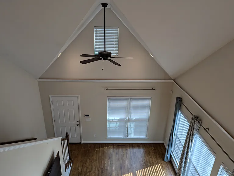 1313 E Hudgens St — Photo 7