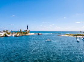 2508 Bay Dr, Pompano Beach, FL
