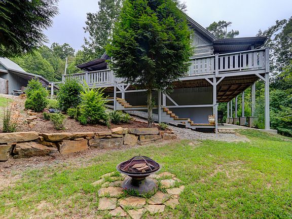 5th image of 136 Stoney Creek Ln