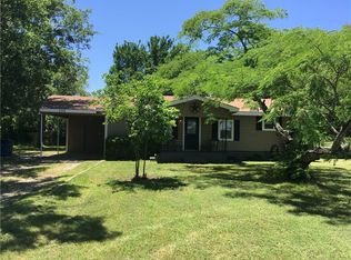 705 N San Antonio St, Whitney, TX 76692
