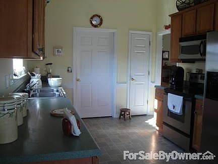 4th image of 2450 Pepperstone Dr