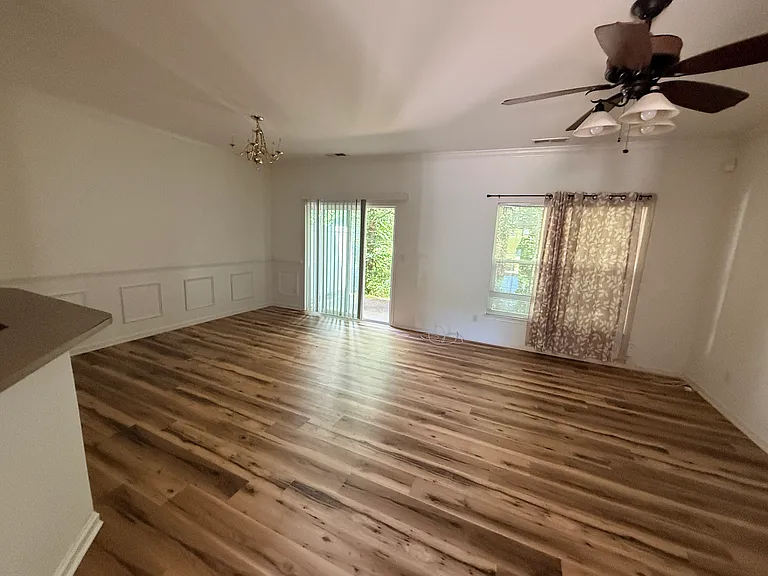 8742 Appledale Dr — Photo 10