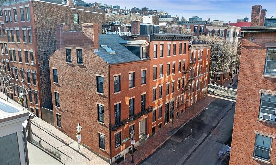 1st image of 4 Phillips St APT 3