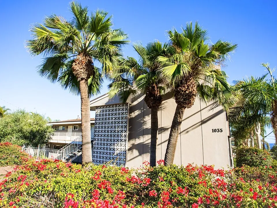 1035 Cliff Drive