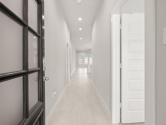 2nd image of 5030 Blessing Dr