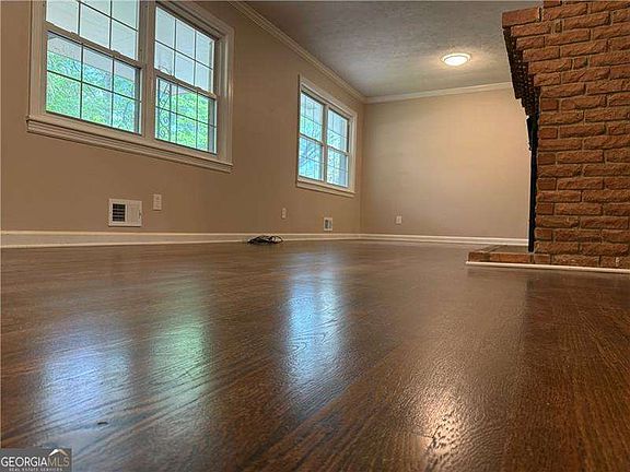 4th image of 782 Prince Ave
