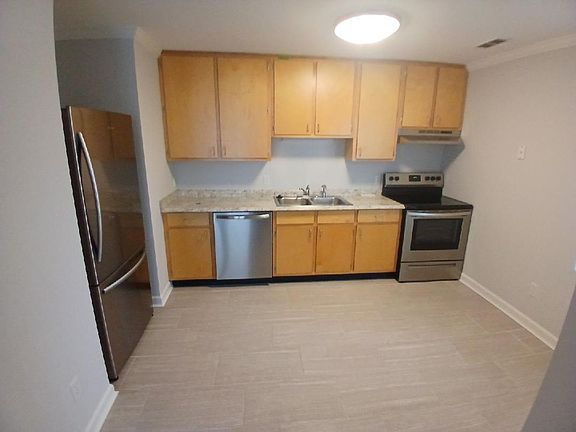 3rd image of 1603 Williams St Unit E