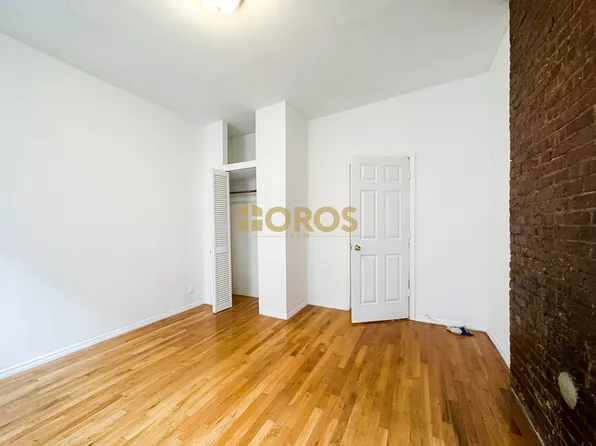 326 East 13th Street image 2 of 6