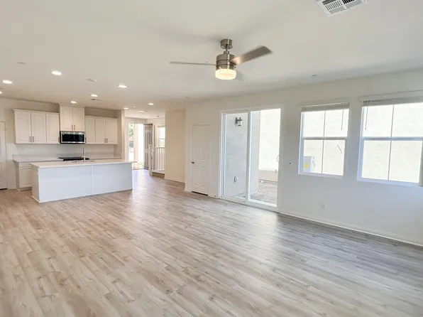 4318 Cadence Way, Oceanside, CA 92057