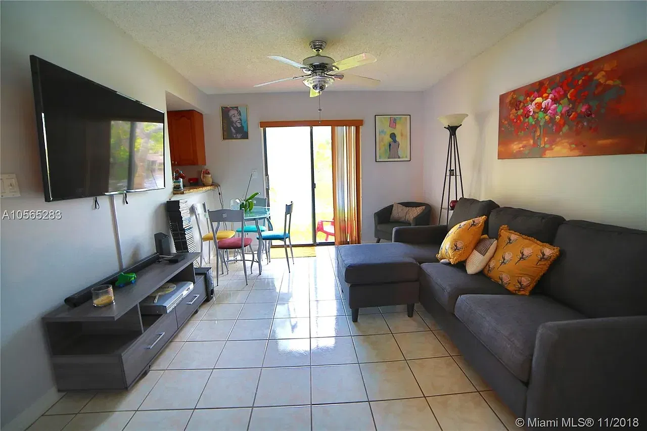 3 bed, 2.5 bath, 1650 sqft, $3,000 — Photo 4