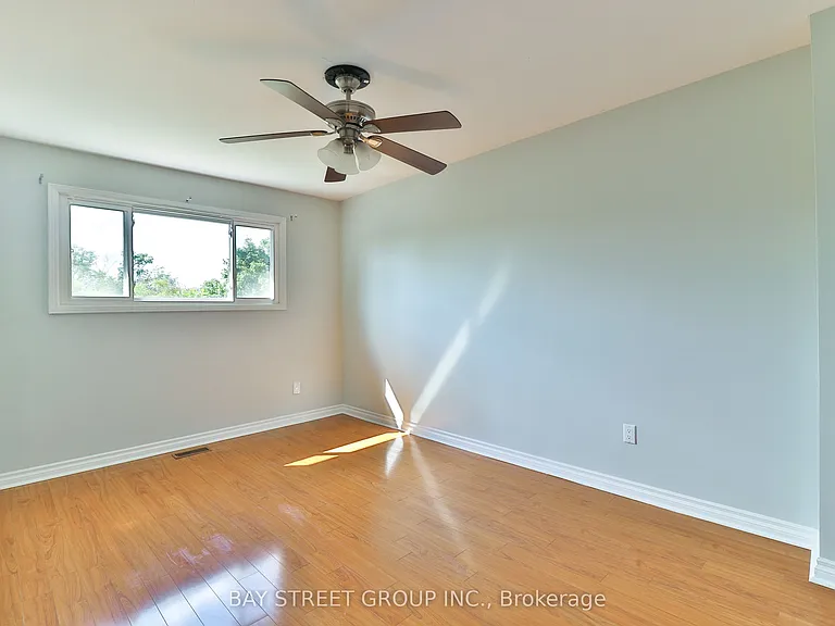 489 Fergo Ave #UPPER — Photo 18