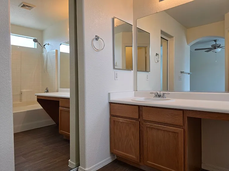 1216 E Graham Trl — Photo 34