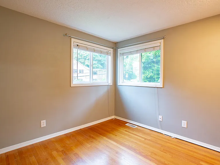 12105 SE River Rd — Photo 12