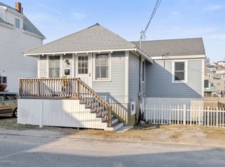 121 Hampton Cir, Hull, MA 02045