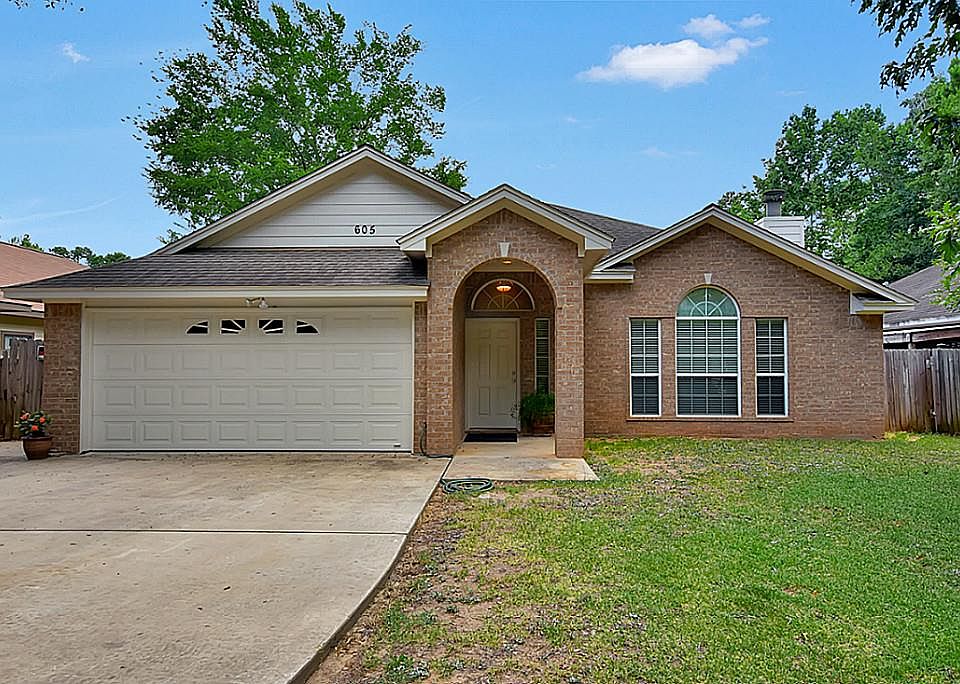 1st image of 605 Forest Glen Dr