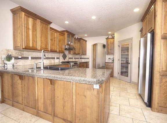 3rd image of 17446 Sunnydale Pl