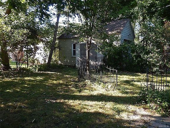 4th image of 76 Hiler Ave