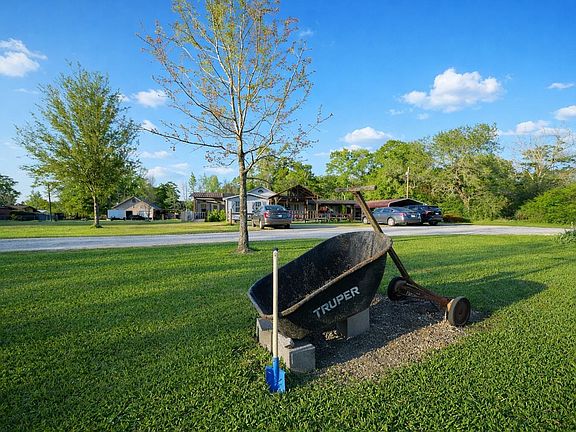 2nd image of 2485 Old Evadale Rd