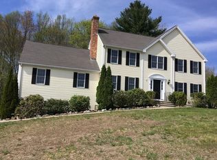 48 Saratoga Dr, Uxbridge, MA 01569