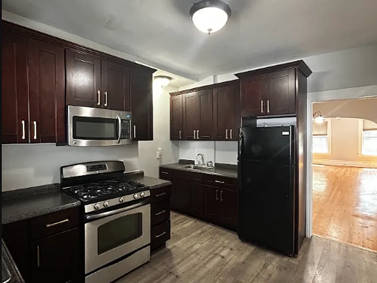601 Clay Ave — Photo 17