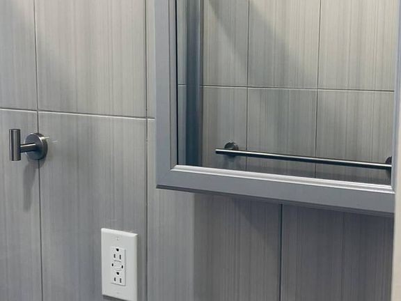 4th image of 3701 Nautilus Ave Floor 1