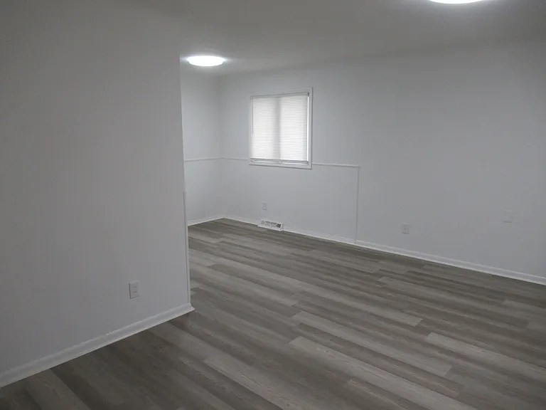 330 Paul St — Photo 12