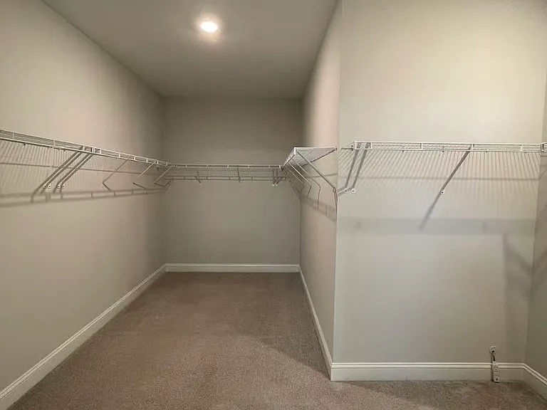813 Matterhorn Dr — Photo 22
