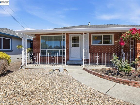 2nd image of 701 Floresta Blvd