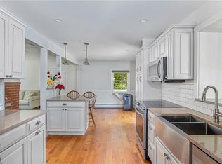 18 Ridge Rd, Bristol, RI 02809