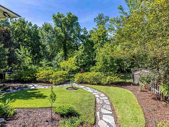 4th image of 1922 Sugar Cane Ln