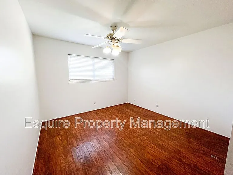 1016 Sespe Ave — Photo 9