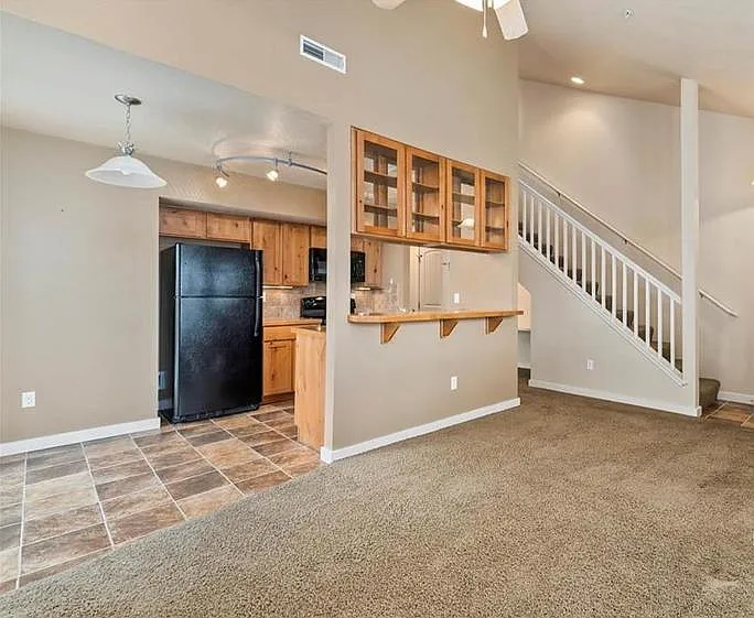 2 bed, 980 sqft, $1,750 — Photo 3