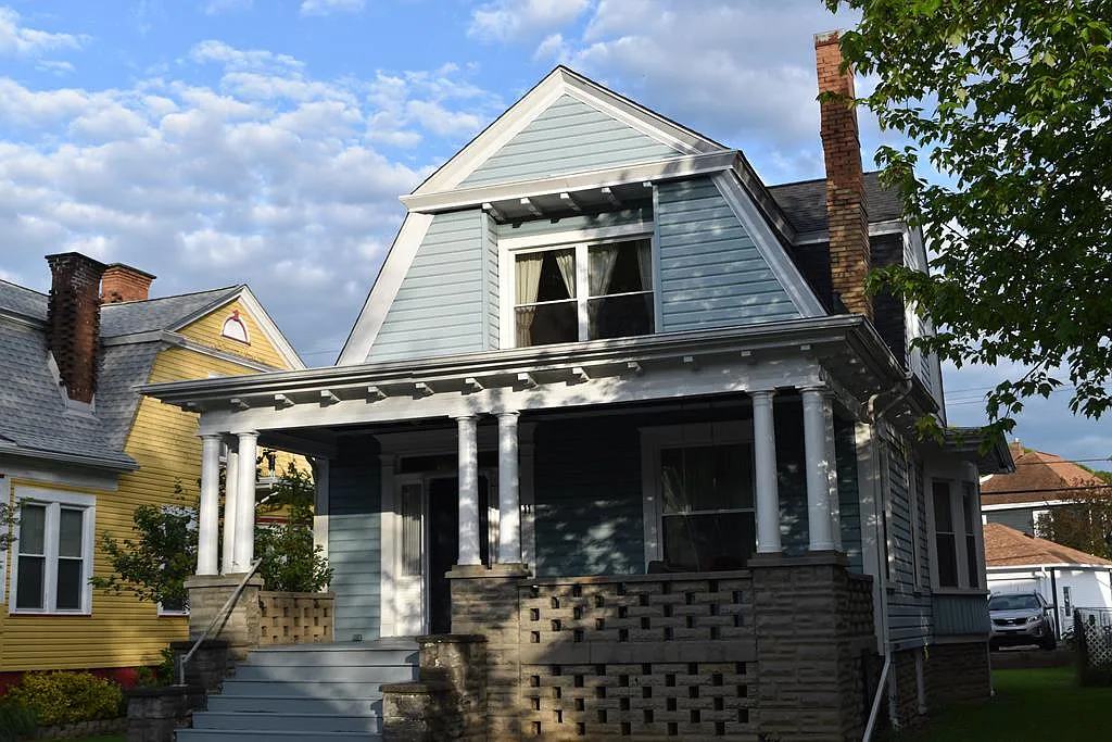 11 Byrd Ave photo 1