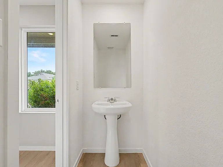 21154 Vercelli St — Photo 17