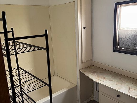 4th image of 514 W 55th St