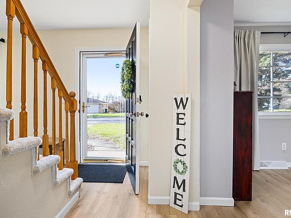 4th image of 1109 E Brookhill Rd