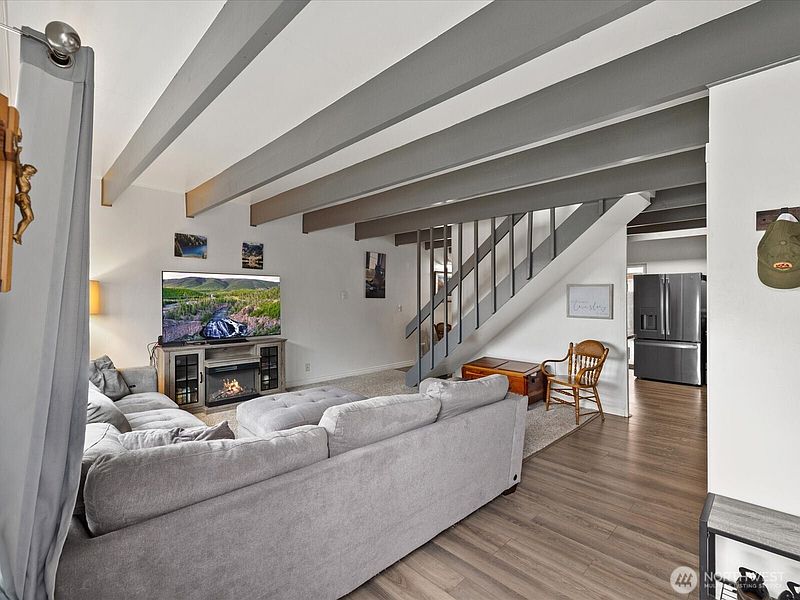 3rd image of 8919 11th Street NE