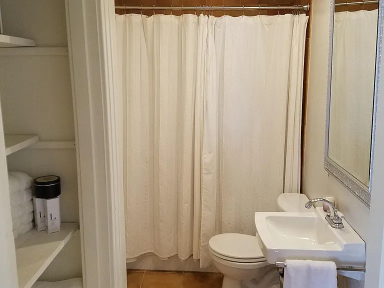 315 N Park St — Photo 5